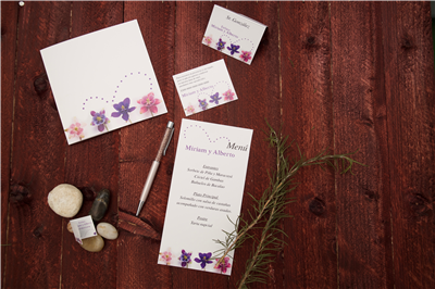 Invitación boda violeta